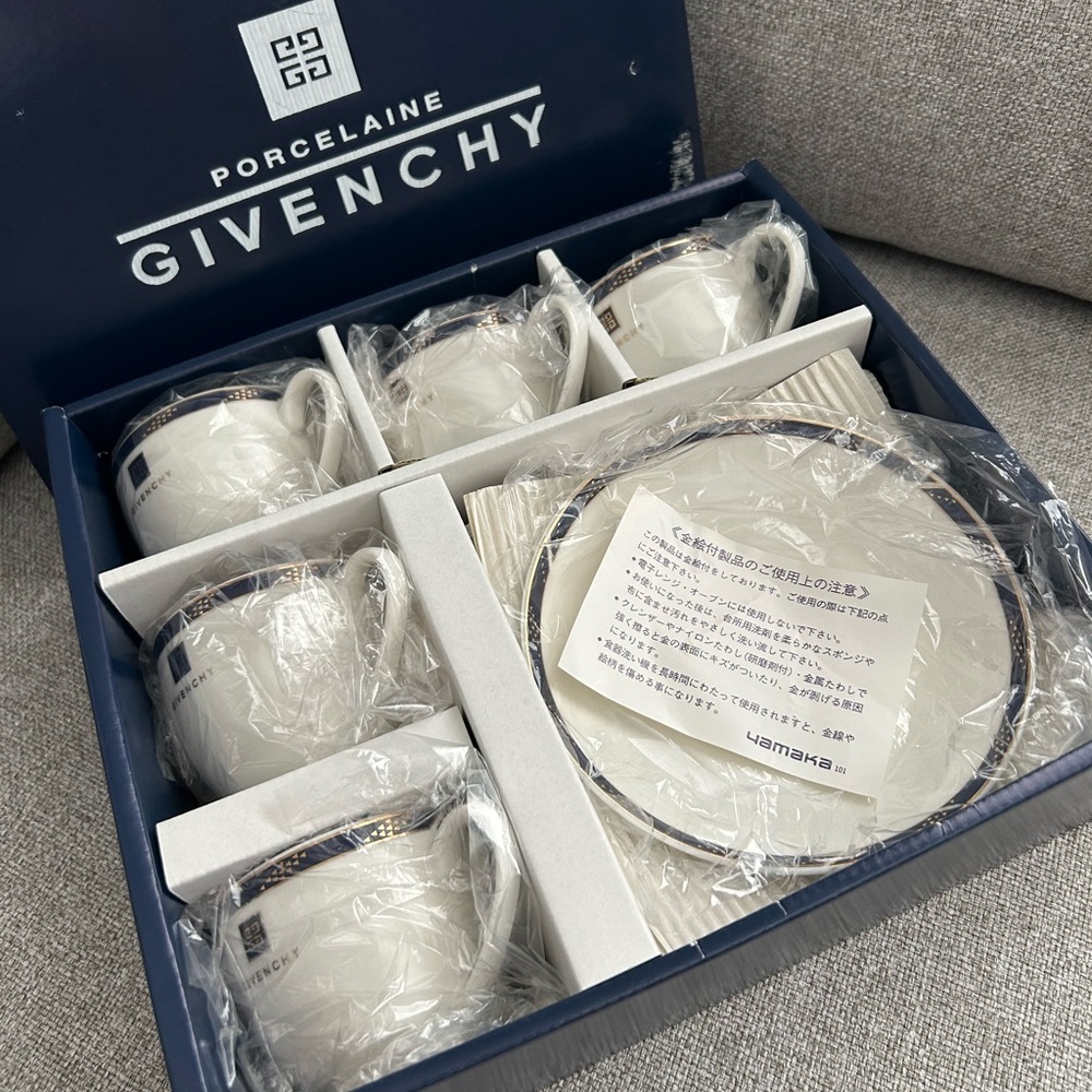 Sold out! New Givenchy Porcelain Tea Set 5 sets